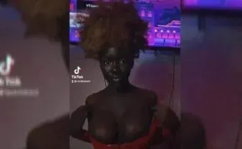 Kenyan Model Showing Her Boobs