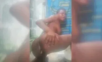 Princess Record Herself Taking A Hot Poop